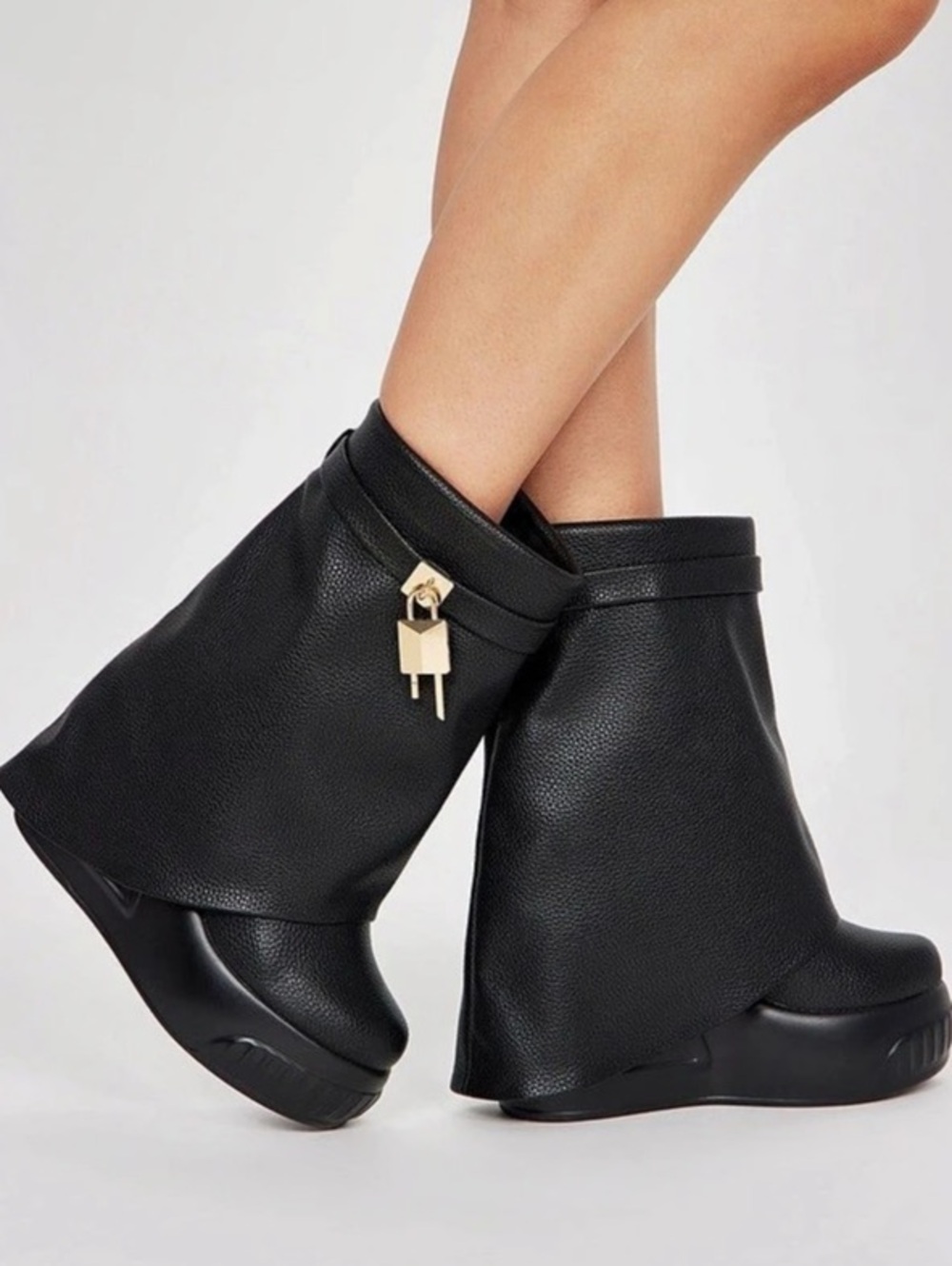 Liliana Women’s Fold Over Padlock Drapey Sneaker Boots Brook-1 Black Sz 8 NWB